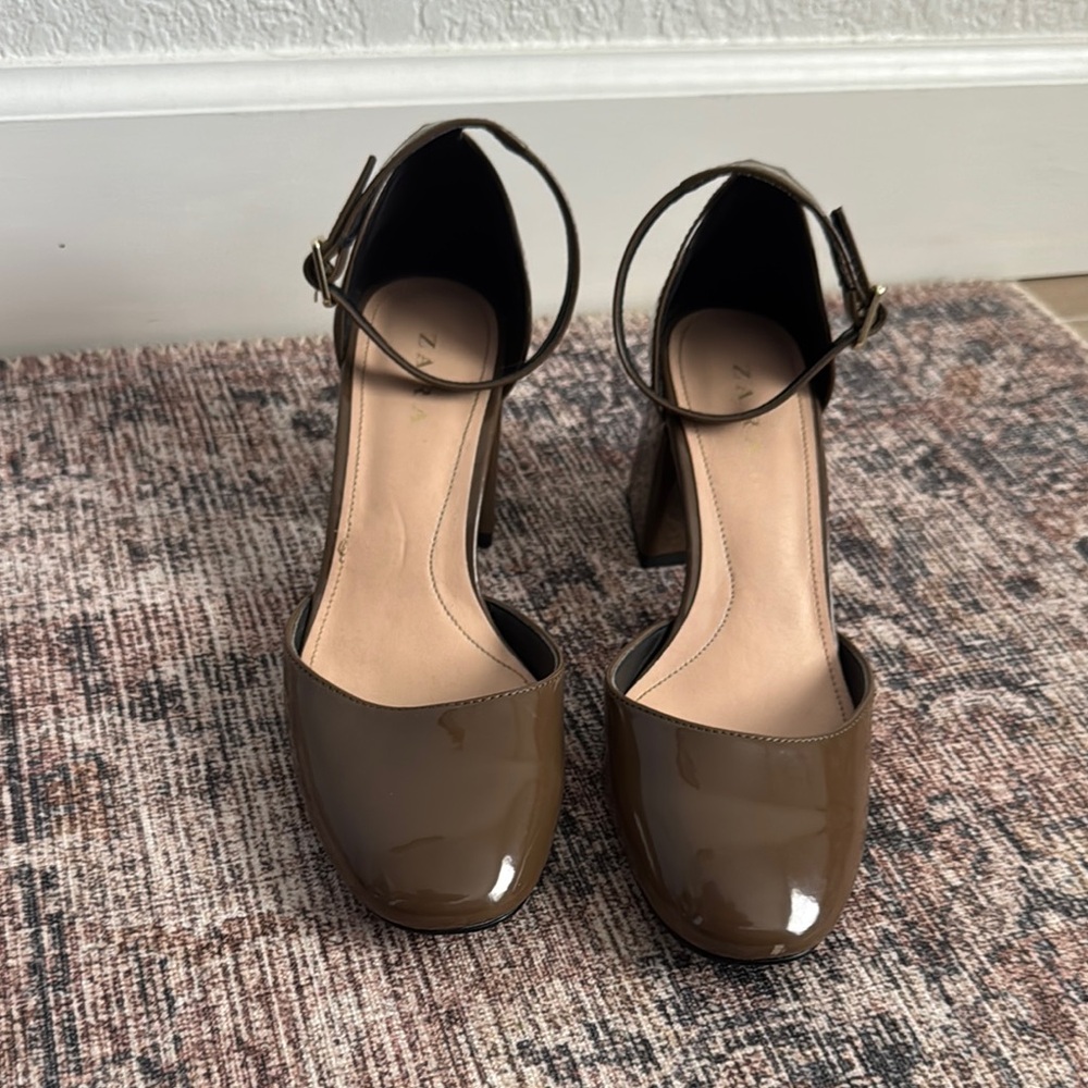 Zara Women's Brown Patent Leather Heels